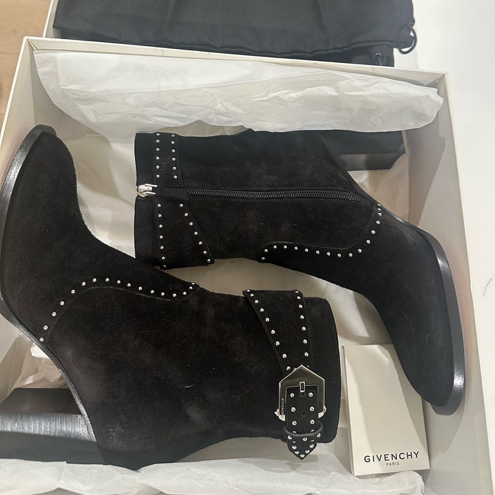 Givenchy studded ankle boot size 37 great condition